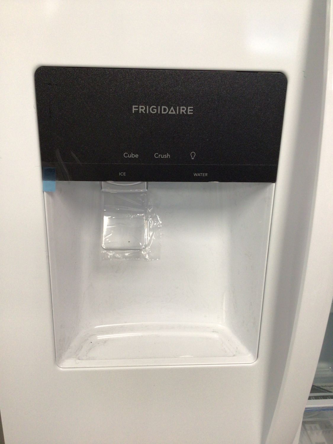 FRSS2623AW FRIGIDAIRE REFRIGERATOR, 26cu.ft., SIDE-BY-SIDE, WHITE H 69.875&quot; W 36&quot; D 35&quot;