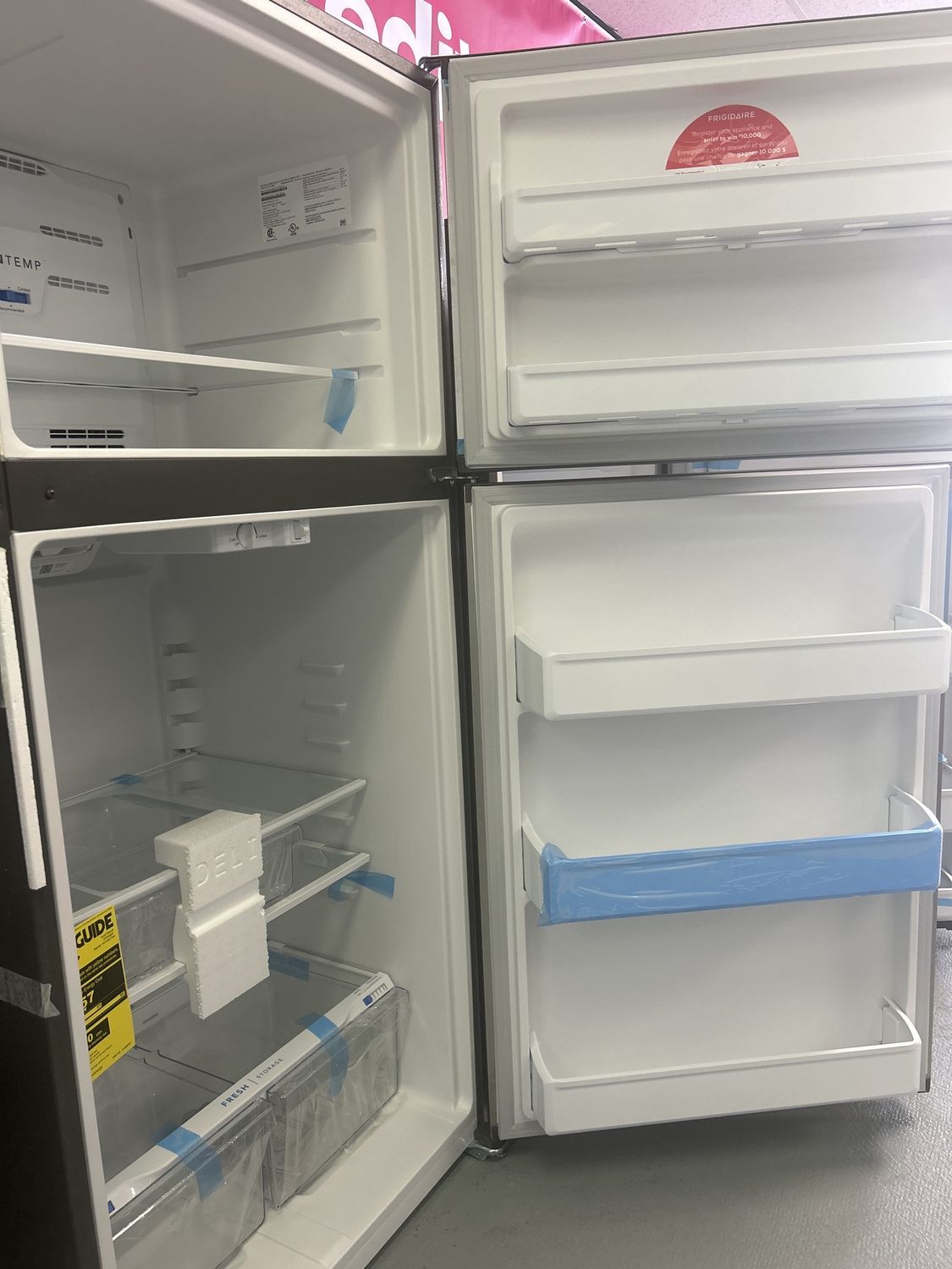 FFTR1835VS FRIGIDAIRE REFRIGERATOR, 18 cu.ft., TOP-MOUNT, GARAGE READY, FINGERPRINT RESISTANT STAINLESS STEEL H 66.375&quot; W 30&quot; D 30.375&quot;