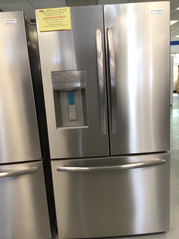 GRFS2853AF-3 FRIGIDAIRE GALLERY REFRIGERATOR, 28 cu.ft., 3-DOOR FRENCH DOOR, HIGH CAPACITY DUAL ICEMAKER AND WATER DISPENSER, SPACEWISE ORGANIZATION, VARIABLE SPEED COMPRESSOR, ENERGY STAR, SMUDGEPROO