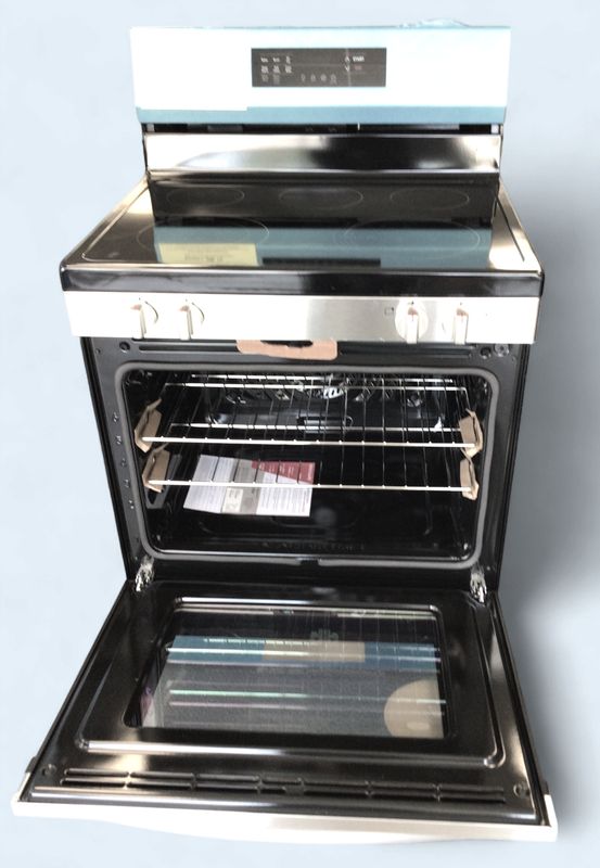FCRE3083AS Frigidaire 30 in. Glass Top 5 Burner 5.3 cu.ft. Air Fry Convection Oven Freestanding Electric Range Stainless Steel
