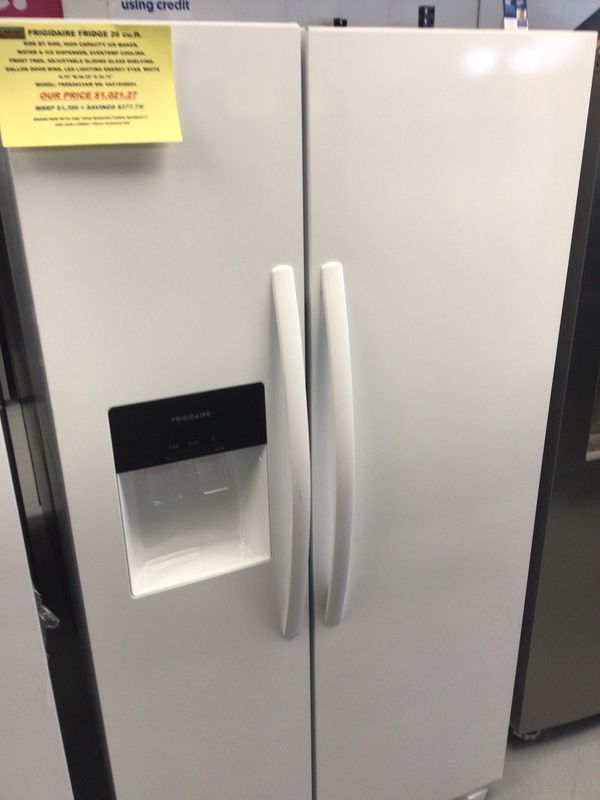 FRSS2623AW FRIGIDAIRE REFRIGERATOR 26 cu.ft. SIDE BY SIDE, HIGH CAPACITY ICE MAKER, WATER &amp; ICE DISPENSER, EVENTEMP COOLING, FROST FREE, ADJUSTABLE SLIDING GLASS SHELVING, ENERGY STAR, WHITE, H.70" W.