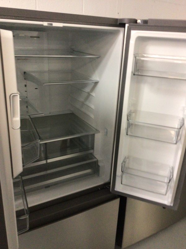 WRFF3536SZ WHIRLPOOL REFRIGERATOR 30 cu.ft. 3-DOOR FRENCH DOOR,LARGE CAPACITY IN DOOR ICE MAKER, ICE &amp; WATER DISPENSER, FROST FREE, ADJUSTABLE GLASS SHELVES, ENERGY STAR, ADA COMPLIANT, FINGERPRINT RE