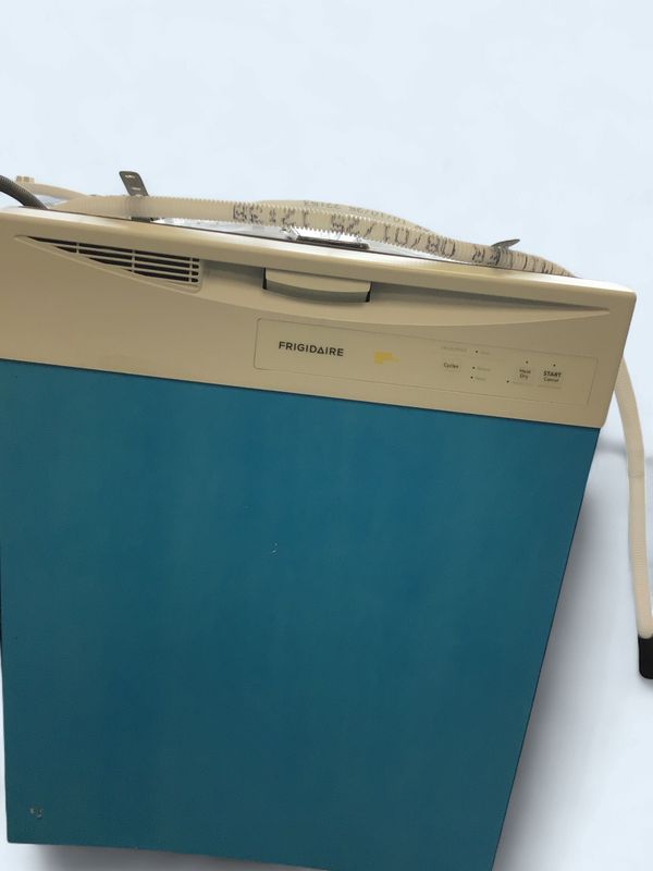 FDPC4221AW Frigidaire Smart 24" Front Control Built-in Dishwasher, 62 dBA, 5 Level Wash System, Energy Saver Dry Option, Adjustable Height, White