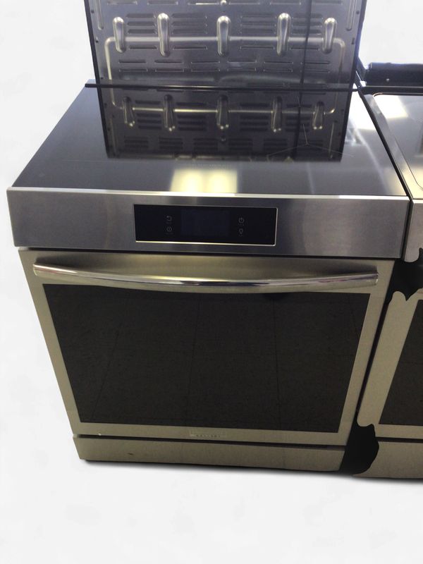 GCFI3070BF-2 Frigidaire Gallery 30" Range, Induction, Slide in Front Control, 6.2 cu. ft., 15+ Ways to Cook With Total Convection, Stone-Baked Pizza (750+ degrees), Sabboth Mode, Fingerprint Resistant