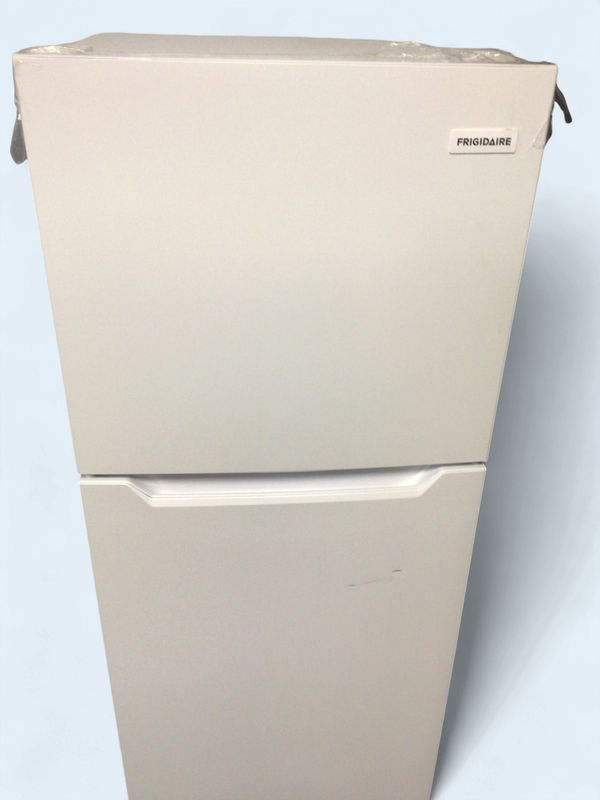 FFET1022UW Frigidaire Fridge, 10.1 cu. ft. Top Mount, Garage Ready, EvenTemp Cooling, Frost Free, Flexible Storage, Glass Shelving, Ice-Maker Ready, Energy Star, White, H.59.88" W.23.75" D.30"