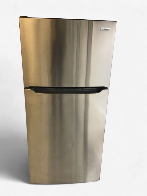 FFHT1835VS-1 Frigidaire Fridge, 18.3 cu. ft. Top Mount, Garage Ready,EvenTemp Cooling, Frost Free, Flexible Storage, Glass Shelving, Ice-Maker Ready, Energy Star, Stainless Steel, H.66.38" W.30" D.30.