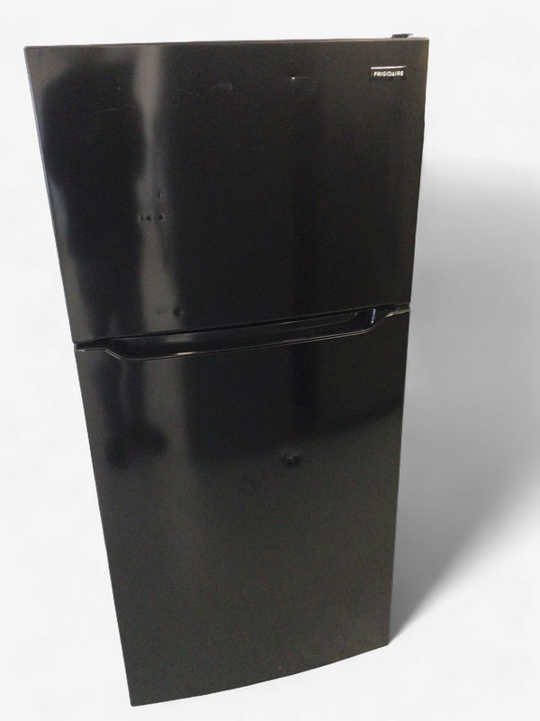 FFHT1835VB Frigidaire Fridge, 18.3 cu. ft. Top Mount, Garage Ready,EvenTemp Cooling,Frost Free, Flexible Storage, Glass Shelving, Ice-Maker Ready, Energy Star, Black, H.66.38" W.30" D.30.38"