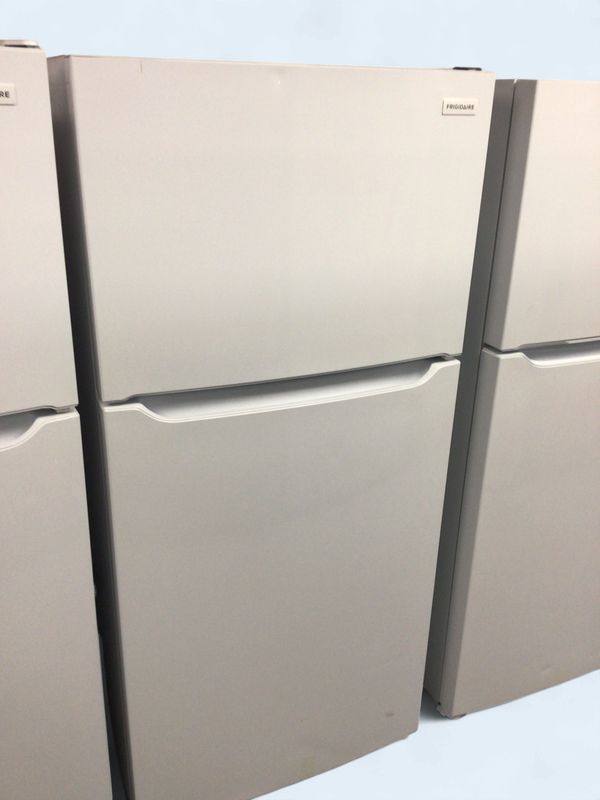 FFHT1835VW-3 Frigidaire Fridge, 18.3 cu. ft. Top Mount, Garage Ready,EvenTemp Cooling, Frost Free, Flexible Storage, Glass Shelving, Ice-Maker Ready, Energy Star, White, H.66.38" W.30" D.30.38"