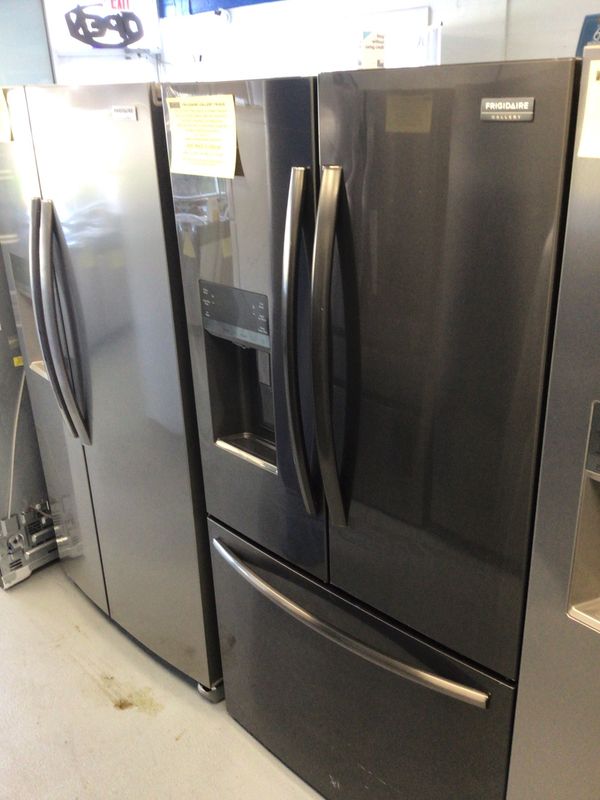 GRFS2853AD Frigidaire  Gallery Fridge, 28 cu ft. French 3-Door with Exterior Ice &amp; Water Dispenser, High Capacity Dual IceMaker, Adjustable Temp Drawer,Sabboth Mode, Energy Star, Smudgeproof Black Sta