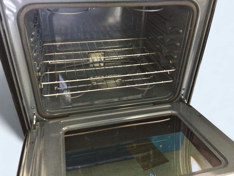 WFES3330RZ Whirlpool Range Electric, Freestanding, Glass Top 5 burners, FlexHeat Dual Radiant Elements, 5.3-cu ft Oven, No Preheat, Auto Temp Sense,Steam Clean, Energy Star, Stainless Steel, H.46.88- 