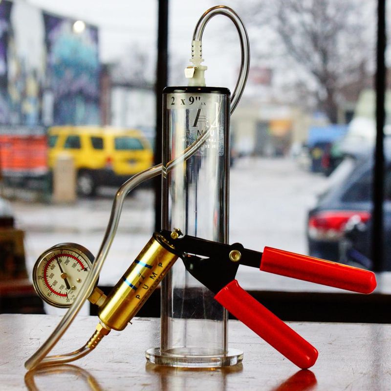 LA Pump Deluxe Hand Pump