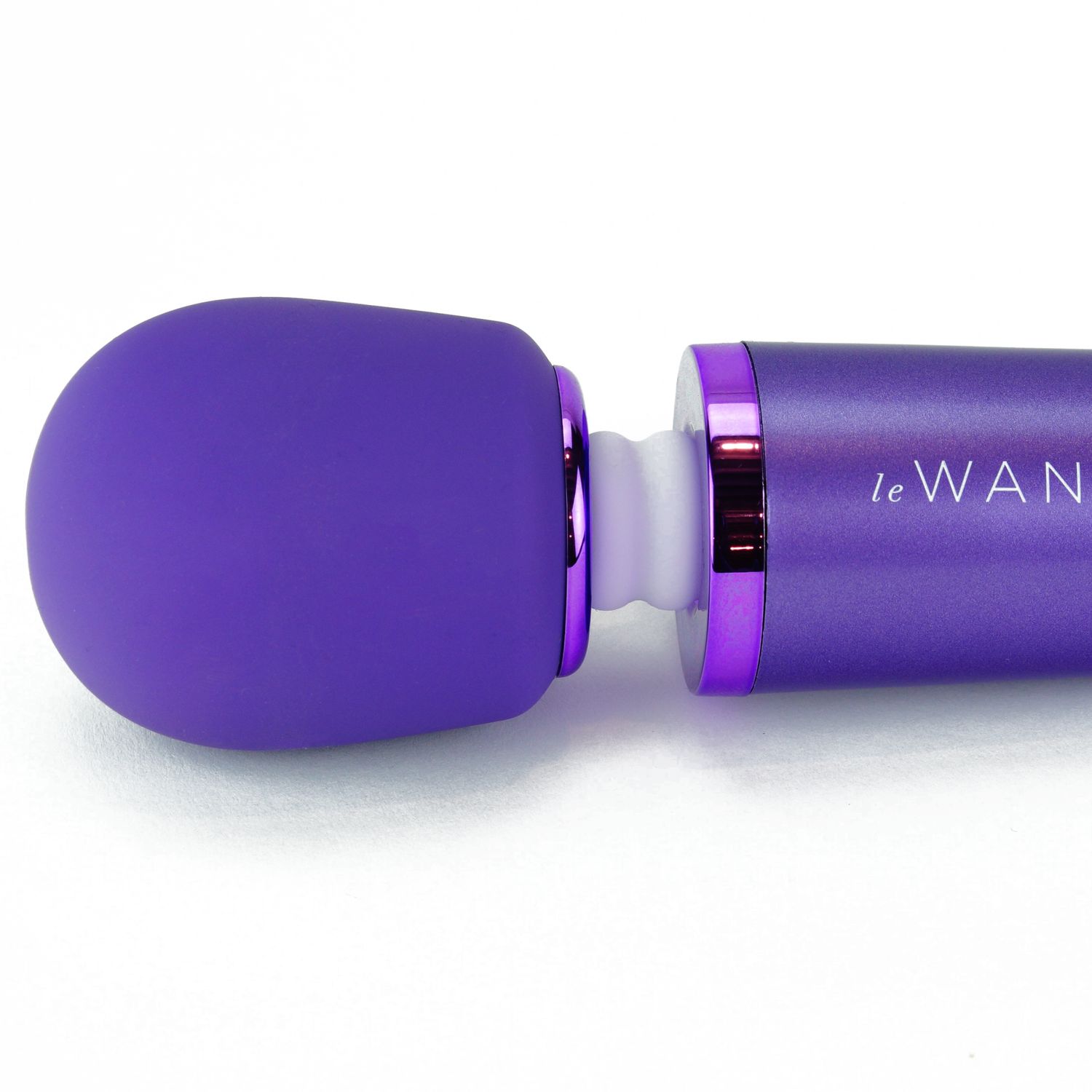 Le Wand Petite, Color: Violet
