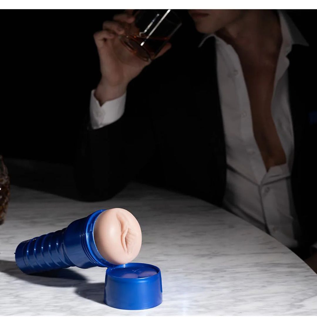 Fleshlight Boost Bang, Color: Light Vulva