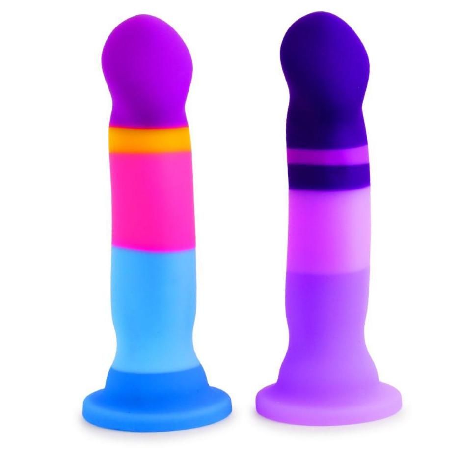 Avant 7.5" Dildo, Color: D1- Hot and Cool