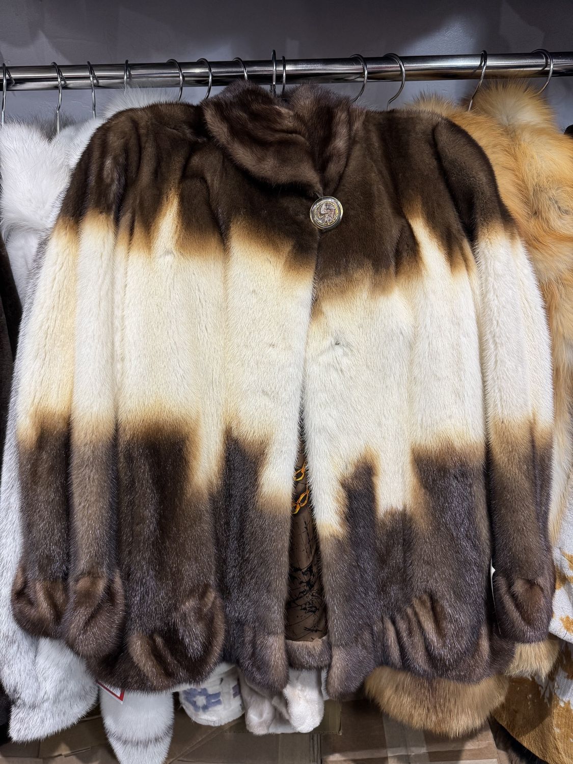 Dyed Mink, Material: Canada / 2624 / 4794052, Size: Size B