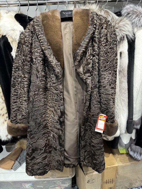 Women’s Dyed Brown Karakul with Mink Women’s Dyed Brown Karakul with Mink