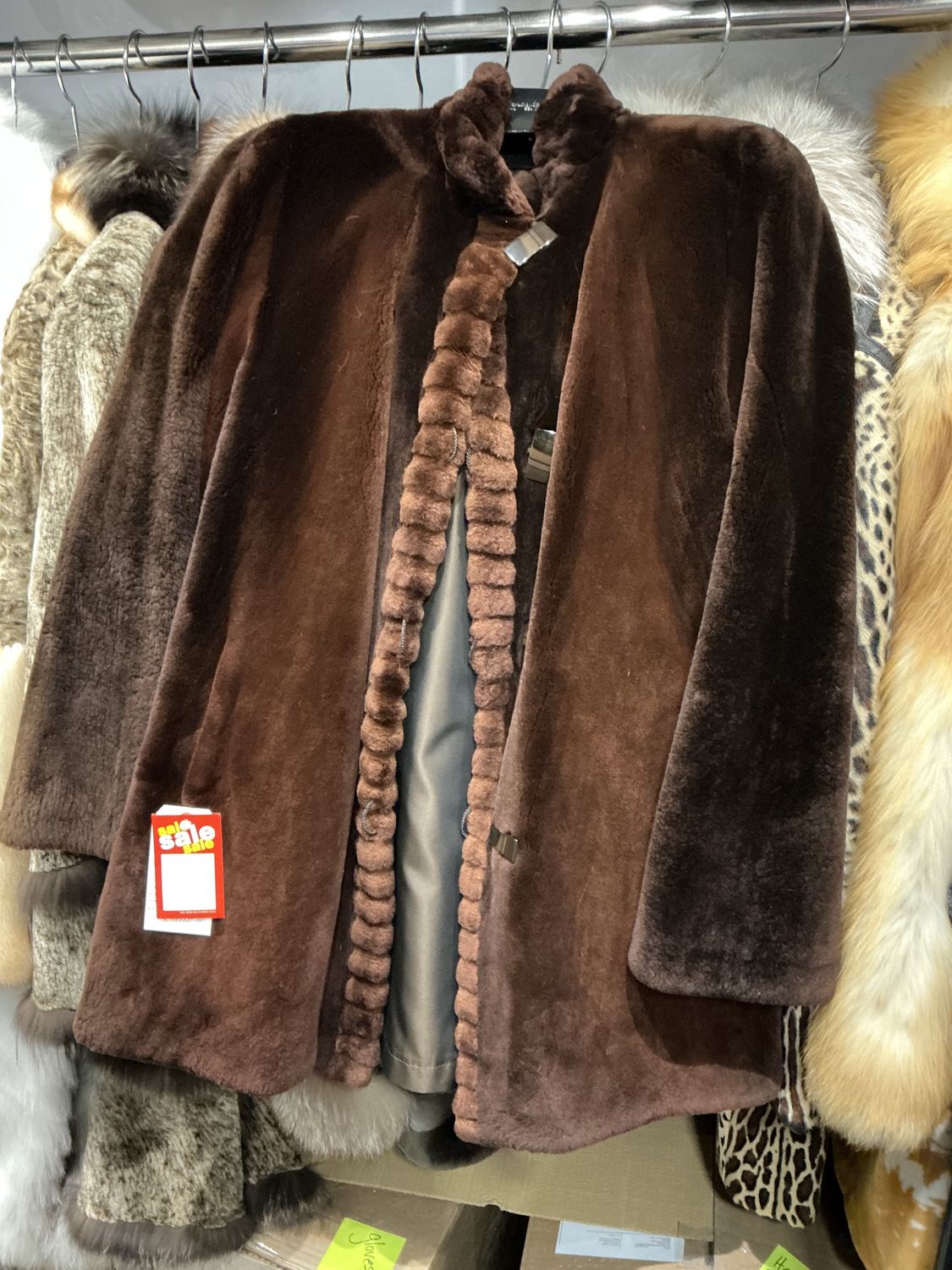 Dyed Copper Sheared Beaver (Reversible), Material: Canada / 2338 / 33281648, Size: Size B