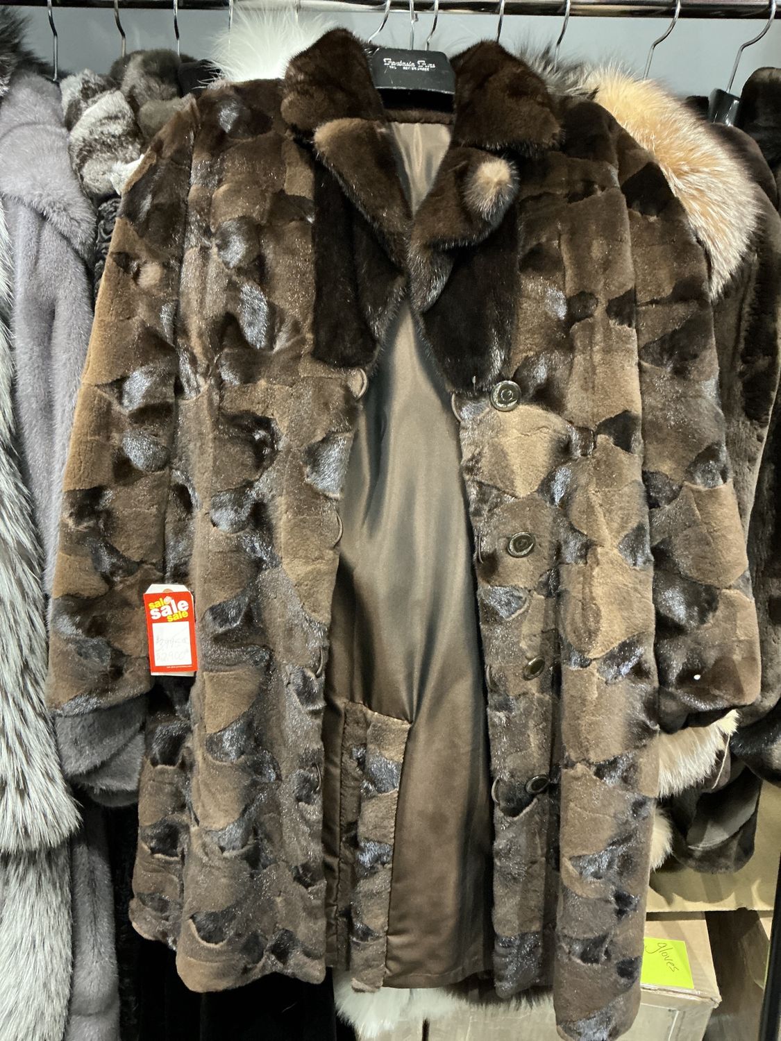 Dyed Brown Sheared Mink and Natural Mink Reversible, Material: USA / 3216 / 3729344, Size: Size A-B
