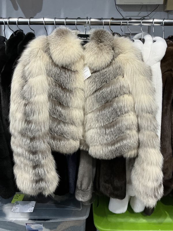 Women’s Dyed Cross Fox