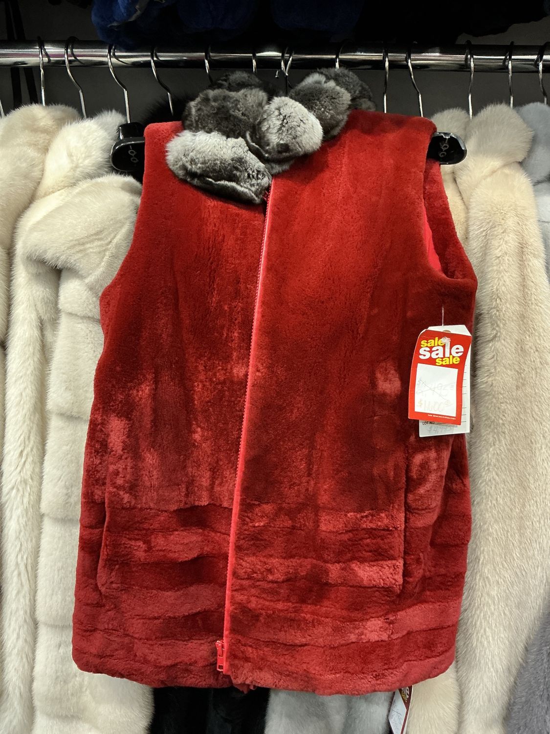 Red Sheared Mink with Natural Chinchilla Vest, Material: Denmark / 1286A / 119625, Size: Size S