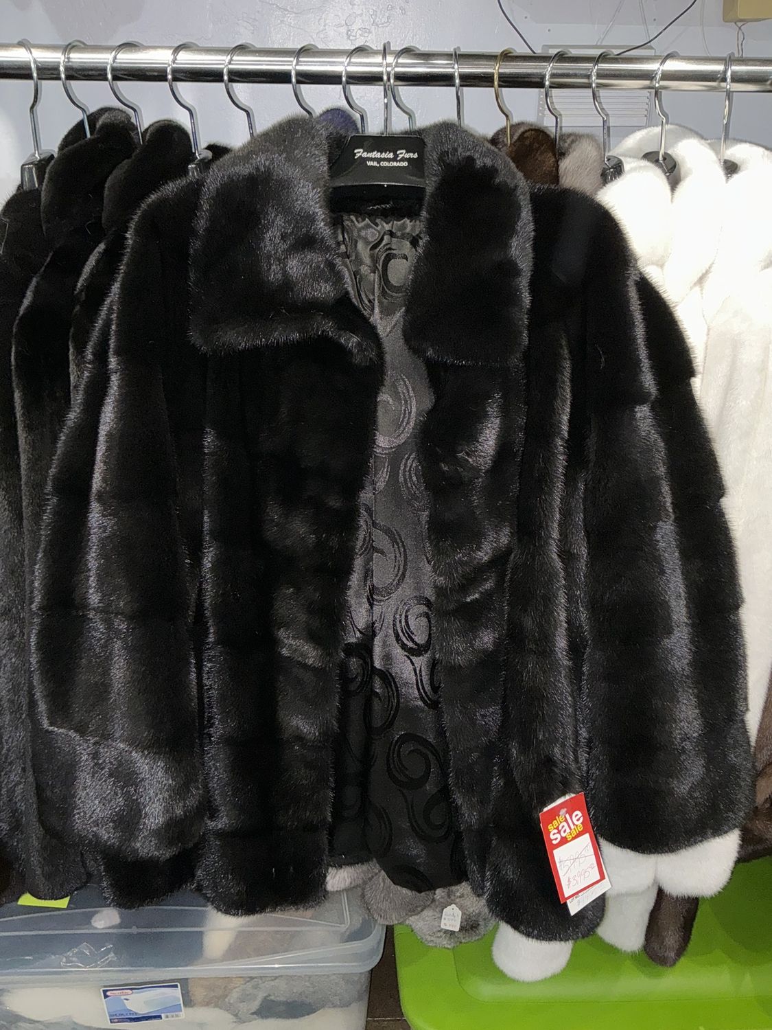 Women’s Dyed Ranch Mink 2, Material: USA /1029 / 242236, Size: Size C