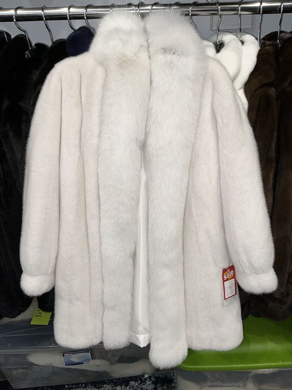 Women’s Mink and Fox Reversible Women’s Mink and Fox Reversible