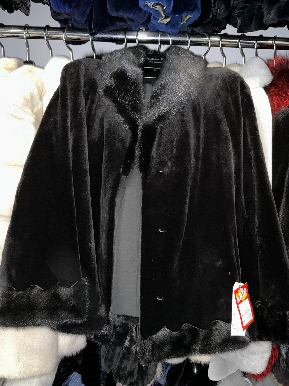 Women’s Dyed Black Sheared &amp; LH Mink, Material: Finland / 2714 / 223032, Size: Size M