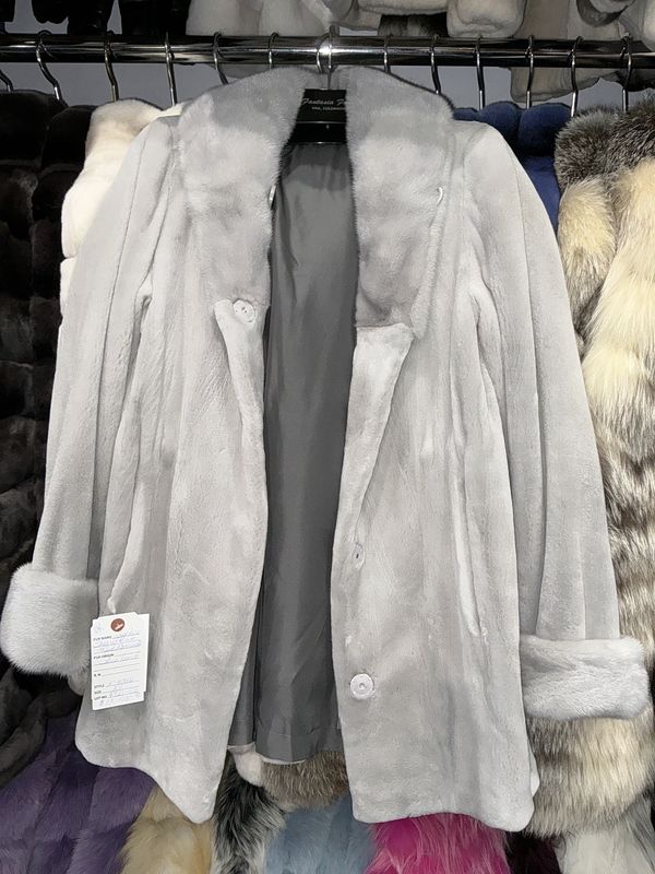 Women’s Sapphire Sheared with LH Mink Reversible Women’s Sapphire Sheared with LH Mink Reversible