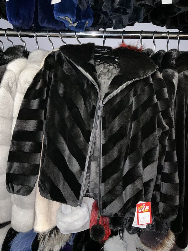 Women’s Dyed Ranch Sheared Mink Women’s Dyed Ranch Sheared Mink