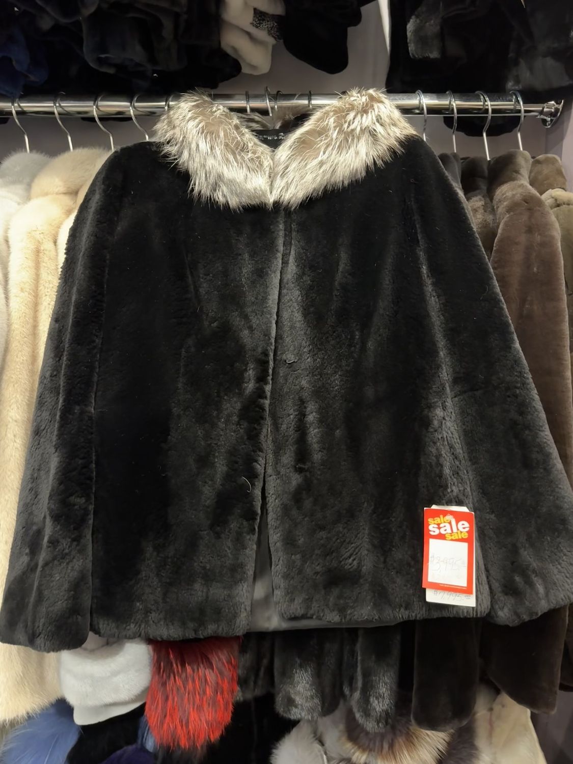 Women’s Dyed Black Sheared Beaver and Silver Fox, Material: Canada / 410FX26 / 31088046, Size: Size A