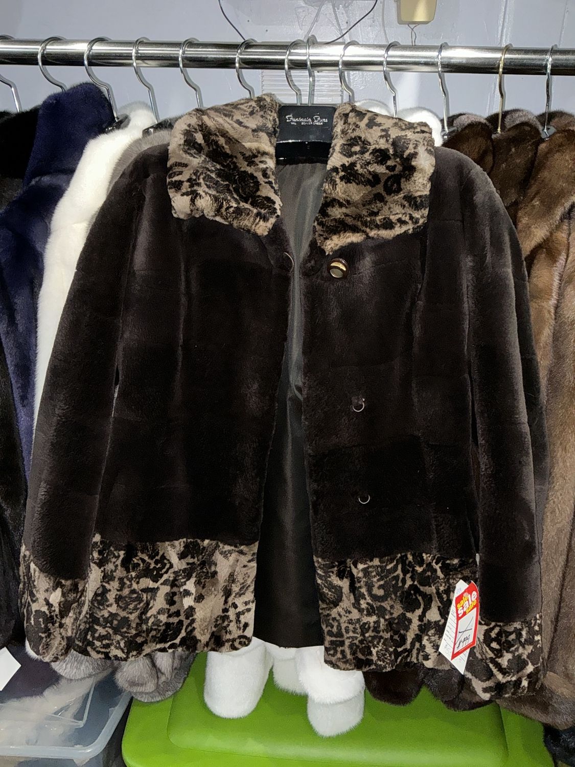 Women’s Dyed Matara Sheared Beaver, Material: Canada / 120 / 11076826, Size: Size A