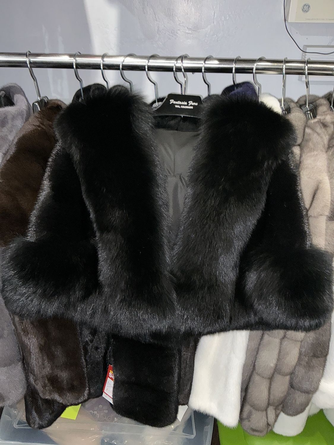 Women’s Shawl 89, Color: Black, Material: Finland / 174524