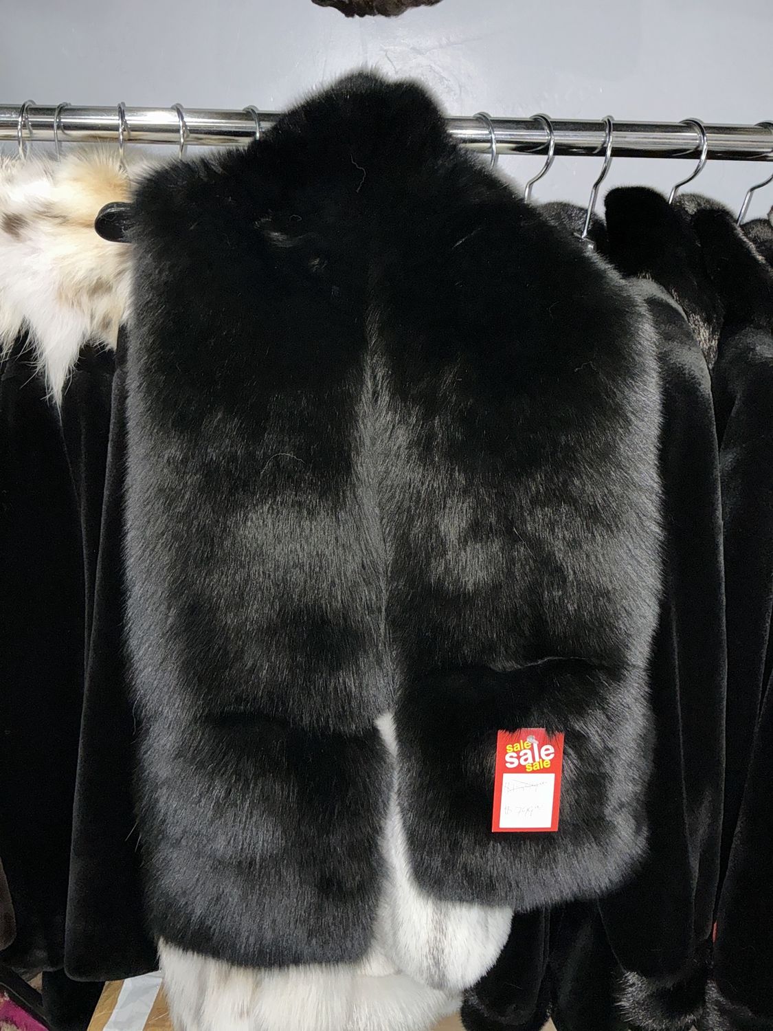 Women’s Shoulder Fox Stole, Color: Black