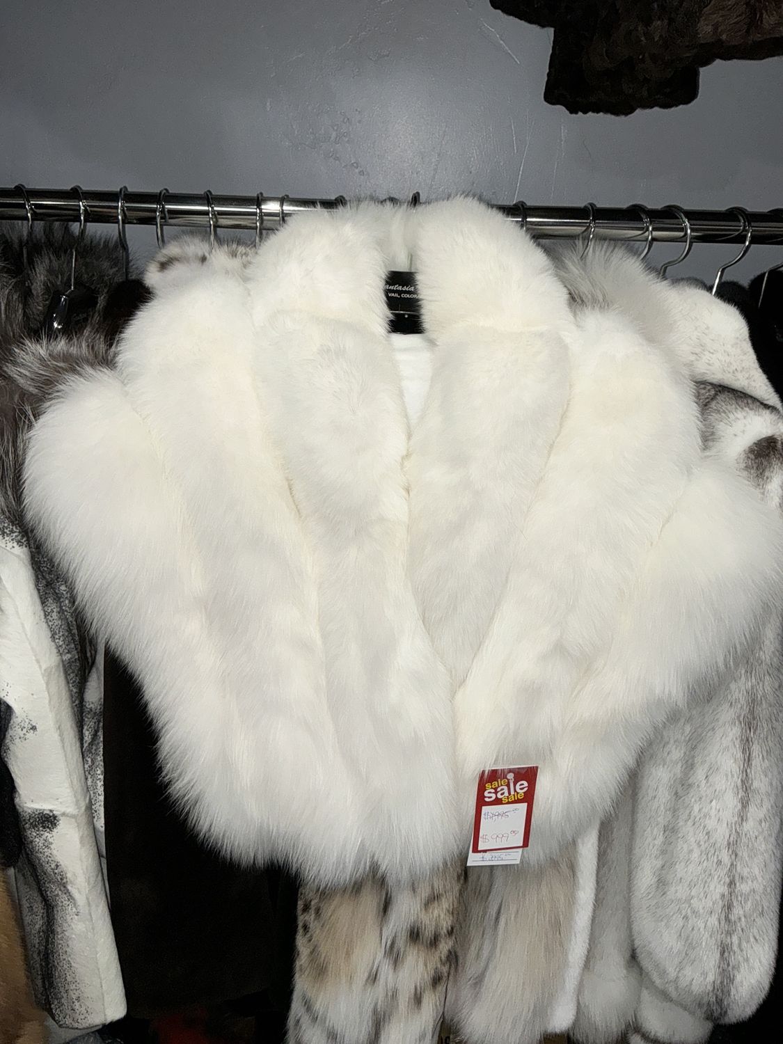 Women’s Fox Shawl, Color: White, Material: Finland / OS