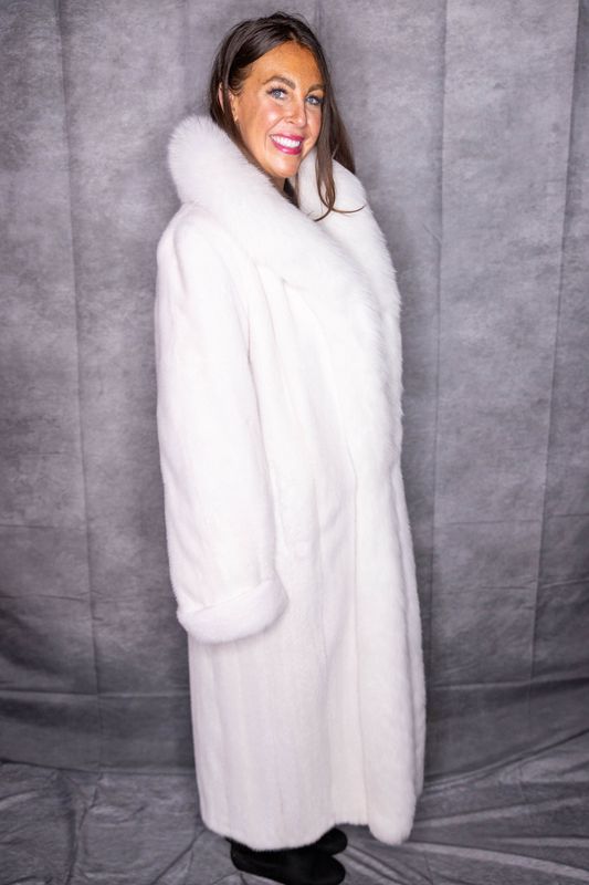 Women’s White Mink & Fox Reversible Women’s White Mink & Fox Reversible