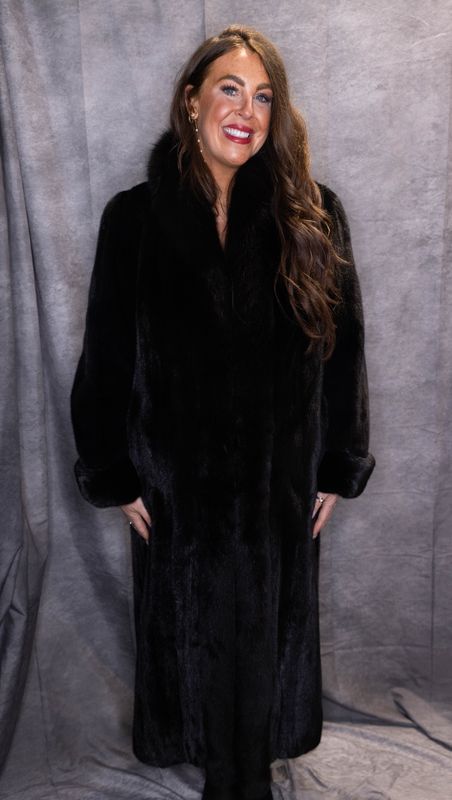 Women’s Ranch Mink with Black Fox Reversible