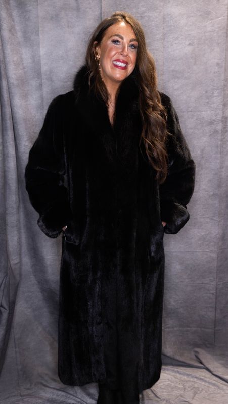 Women’s Ranch Mink with Black Fox Reversible