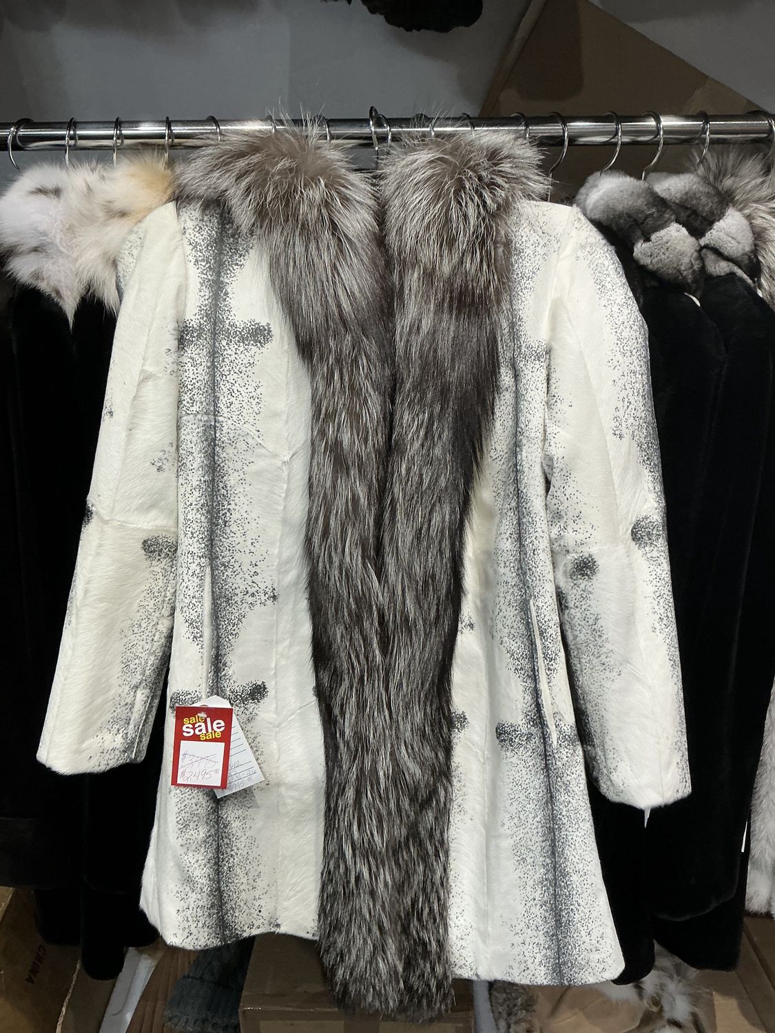 Women’s Dyed Goat Hair with Silver Fox, Material: Finland / LM42 / 138126, Size: Size XXS