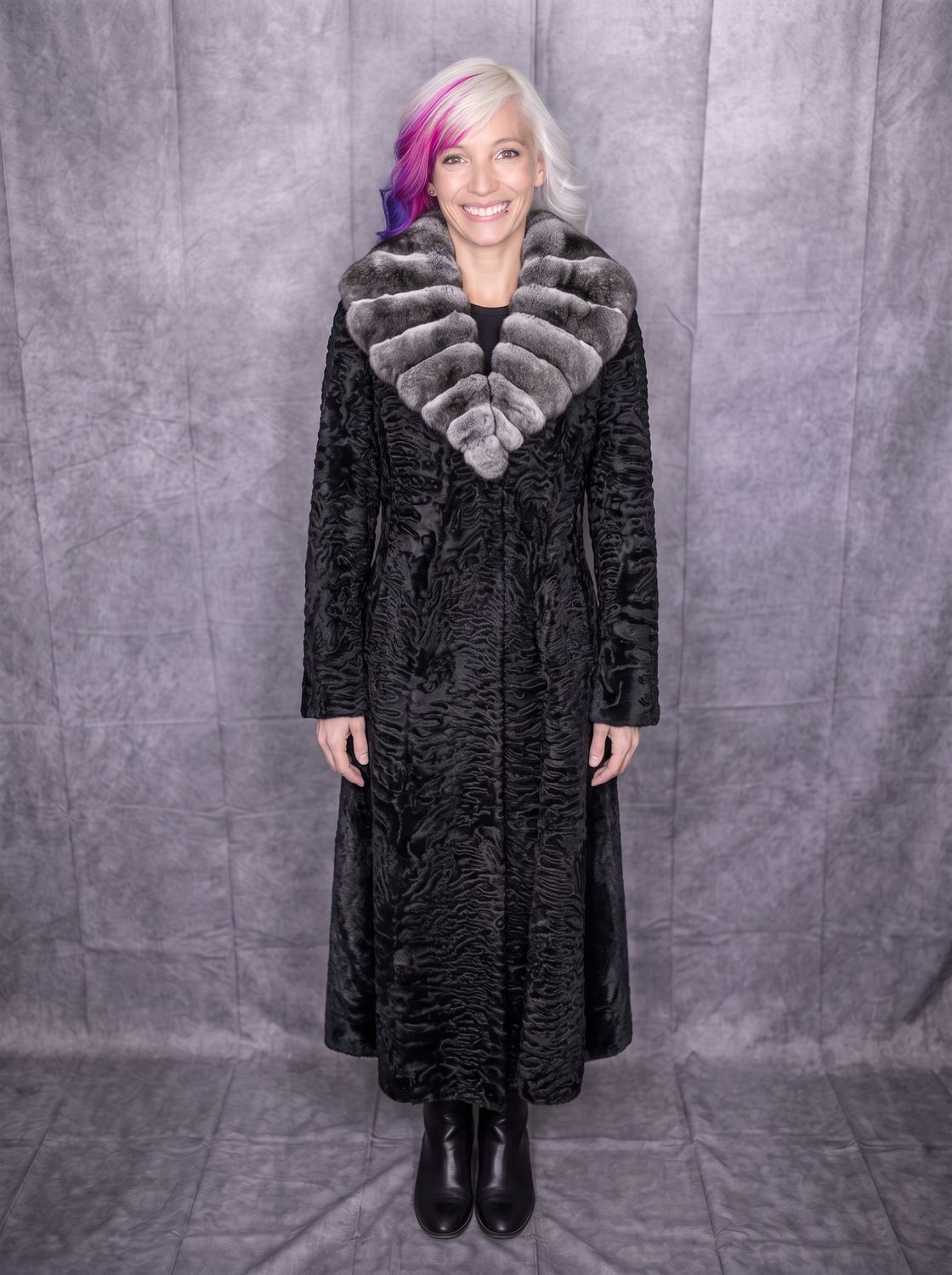Woman’s Dyed Black Broadtail with Chinchilla, Material: Russia - Canada / F4368 / 19388638, Size: Size C