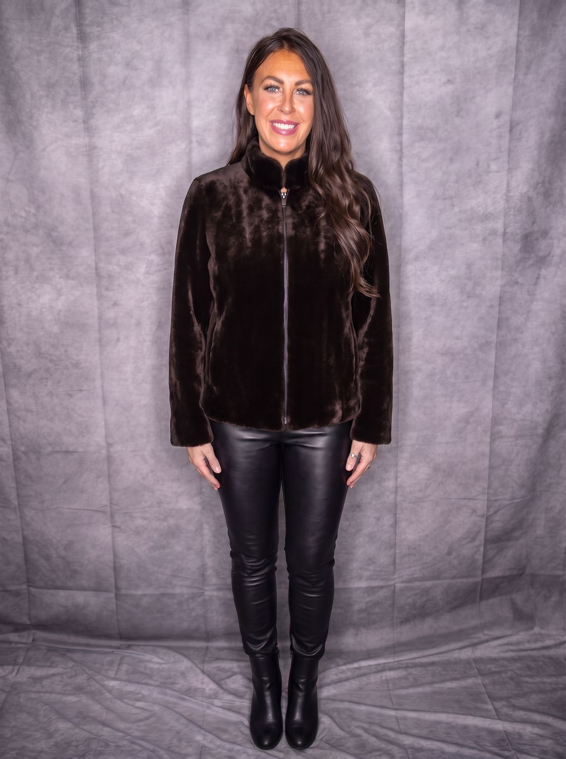 Dyed  Sheared Mink Reversible Leather, Color: Brown, Material: Denmark / 124R / 23757634, Size: Size XS