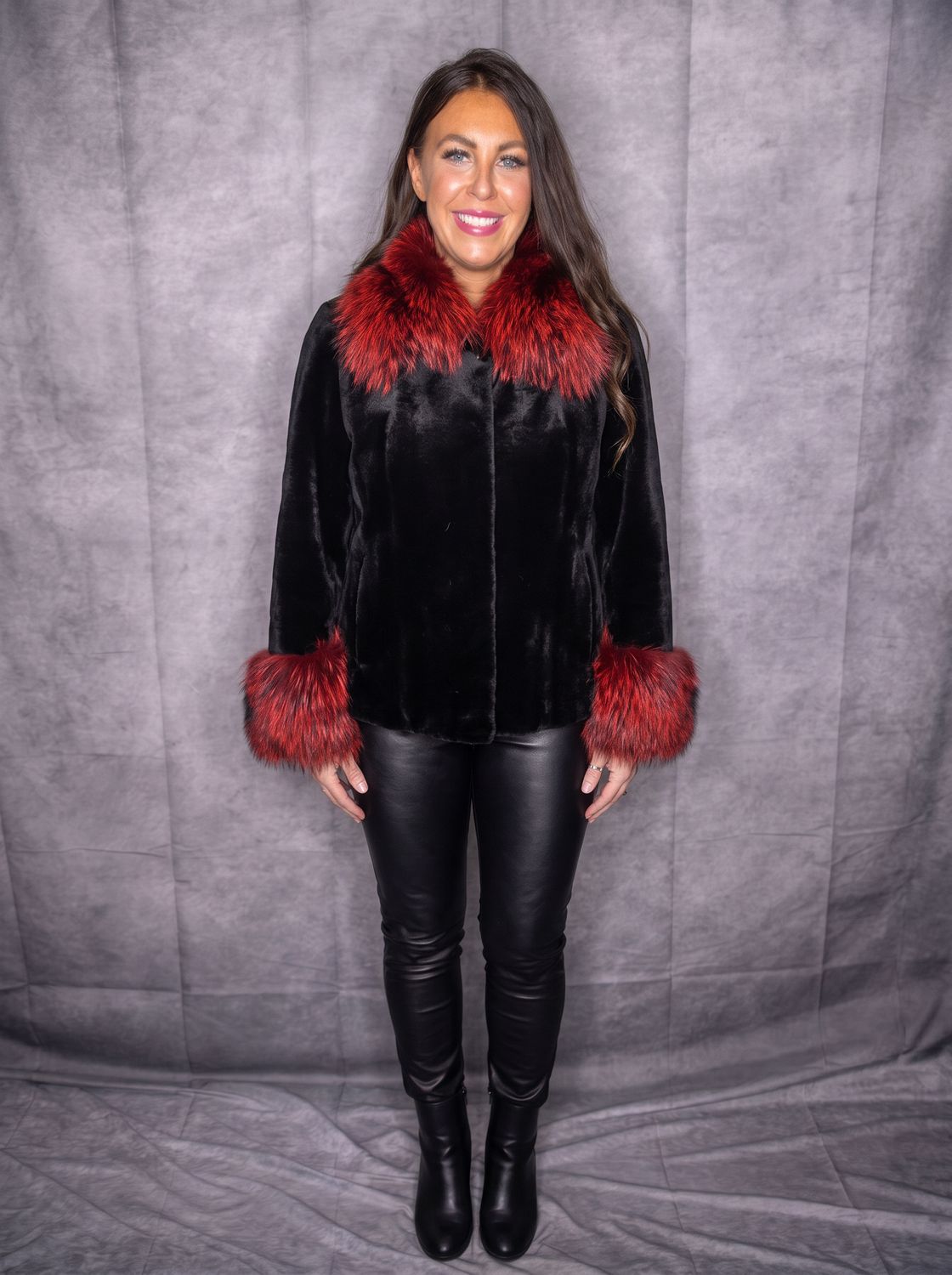 Women’s Dyed Black Sheared Mink with Dyed Red Silver Fox, Material: Finland / 1412 / 358542, Size: Size S-M