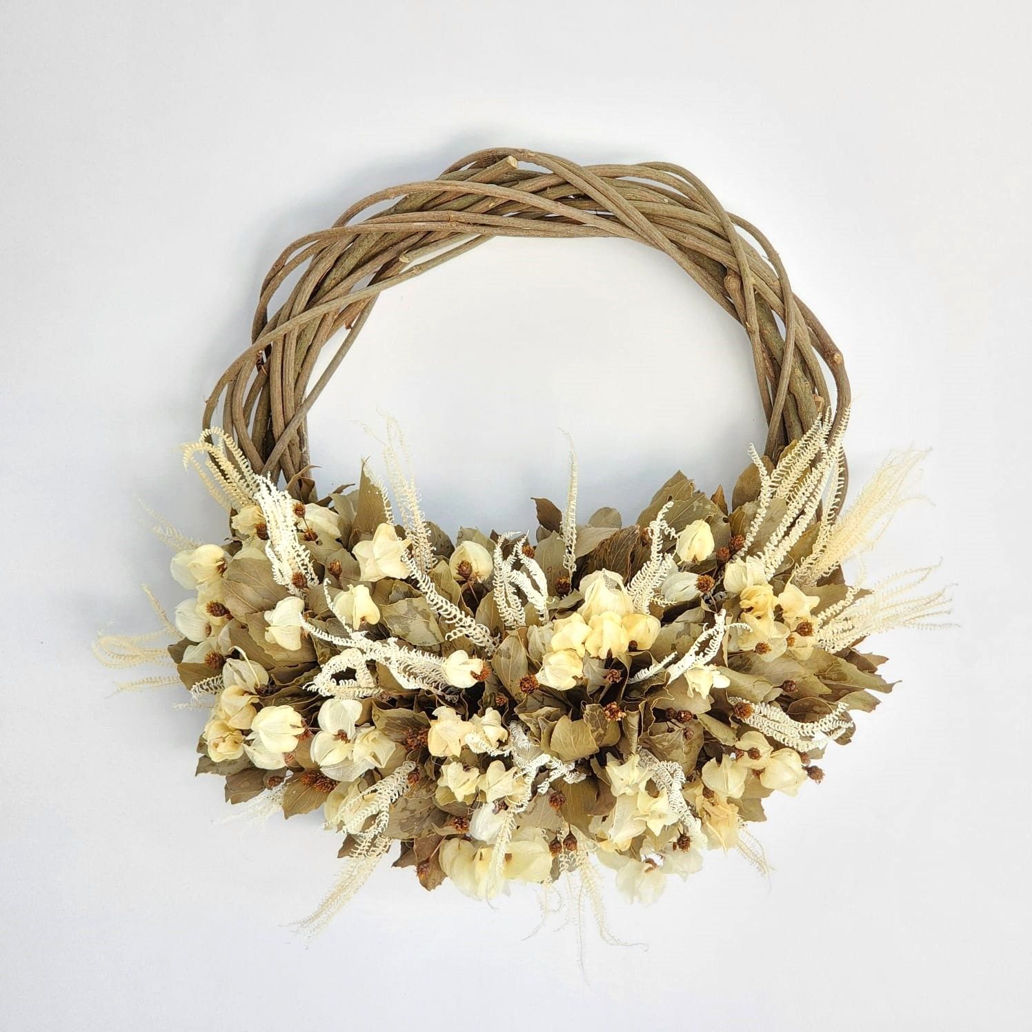 Garland Of White And Green Dried Flowers  45 Cm