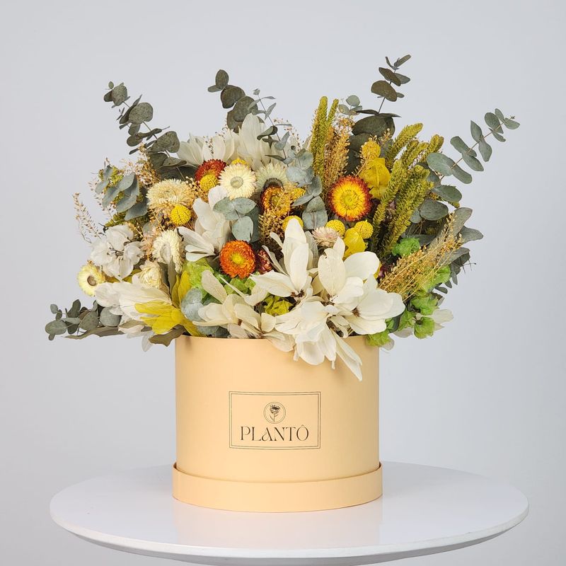 Box Of Dried Flowers  Precious With Salmon Box M