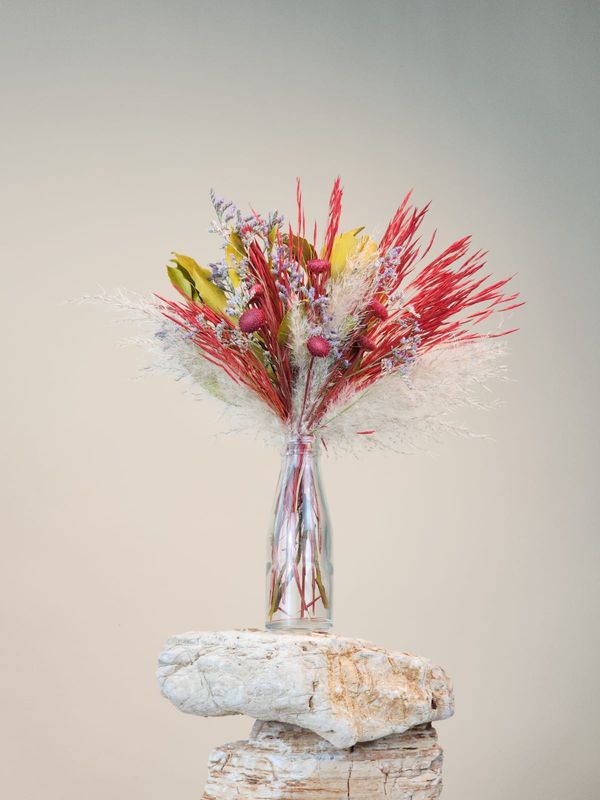 Mini Dried Flowers Arrangement Single Face Sweetness Red + Vase