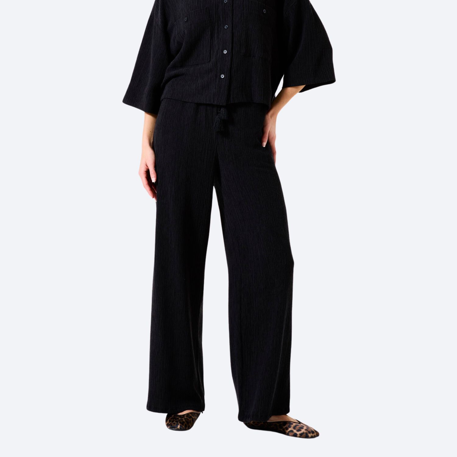Crinkle Pull On Wide Leg Pant