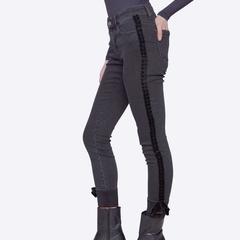 Slim Leg Jeans With Velvet Bow