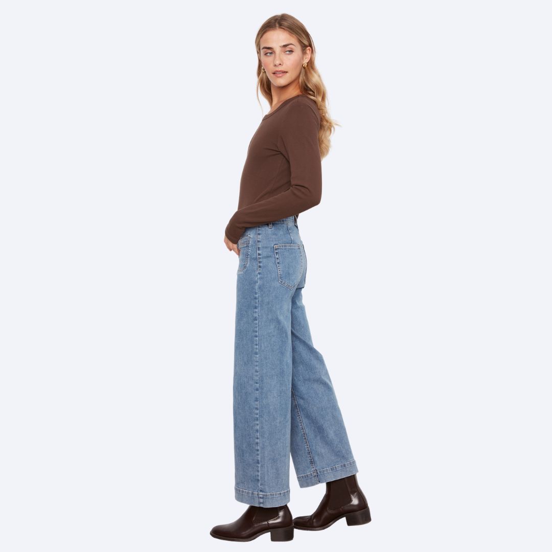 Cropped Insert Pocket Wide Leg Jeans