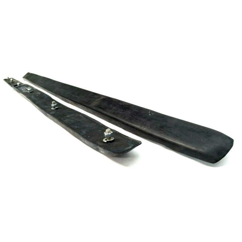 REAR BUMPER BAR RUBBER INSERTS PAIR FOR DATSUN NISSAN 240Z