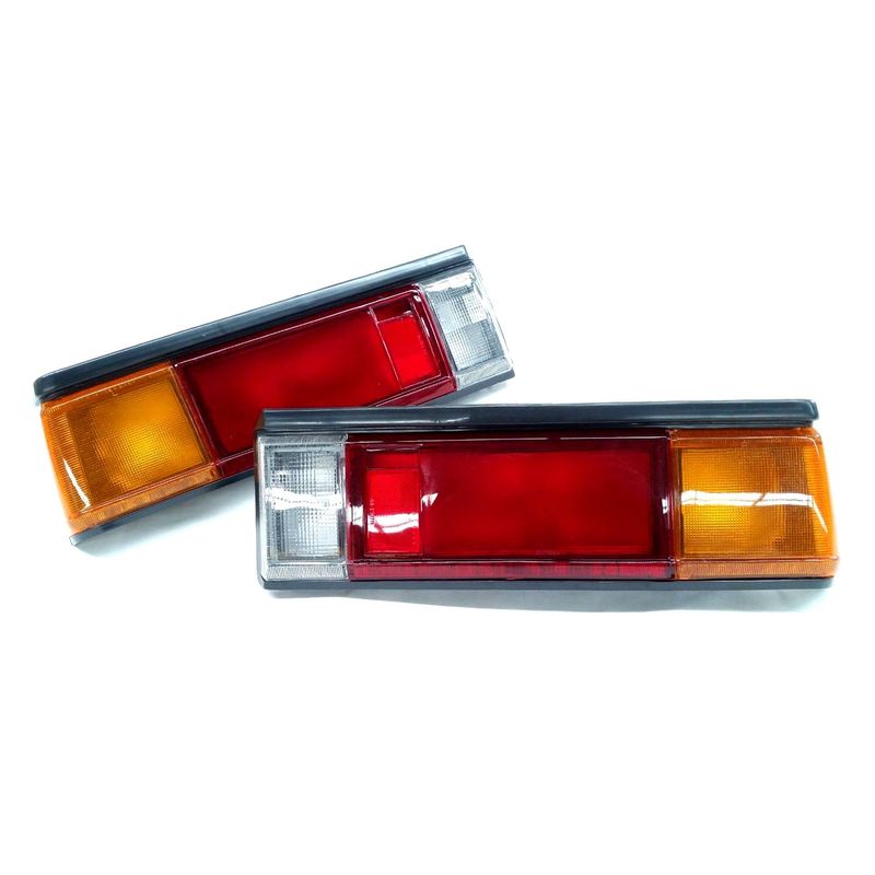 COMPLETE REAR TAIL LIGHTS LAMPS PAIR FOR TOYOTA COROLLA KE70