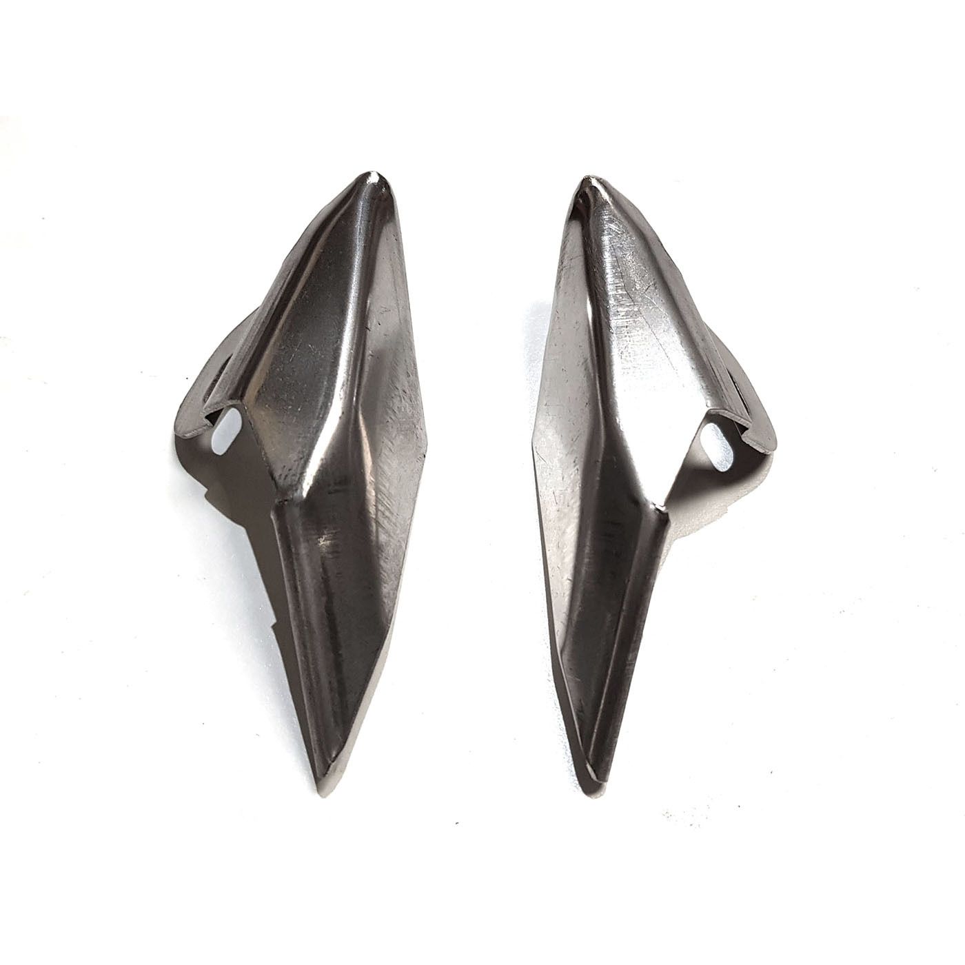 HOLDEN COMMODORE VL BUMPER CORNER MOULDS (PAIR)